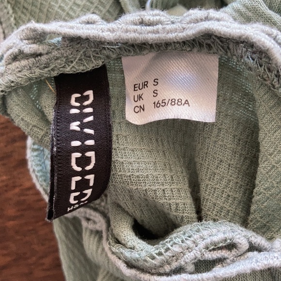 H&M cropped tank top - Picture 4 of 4